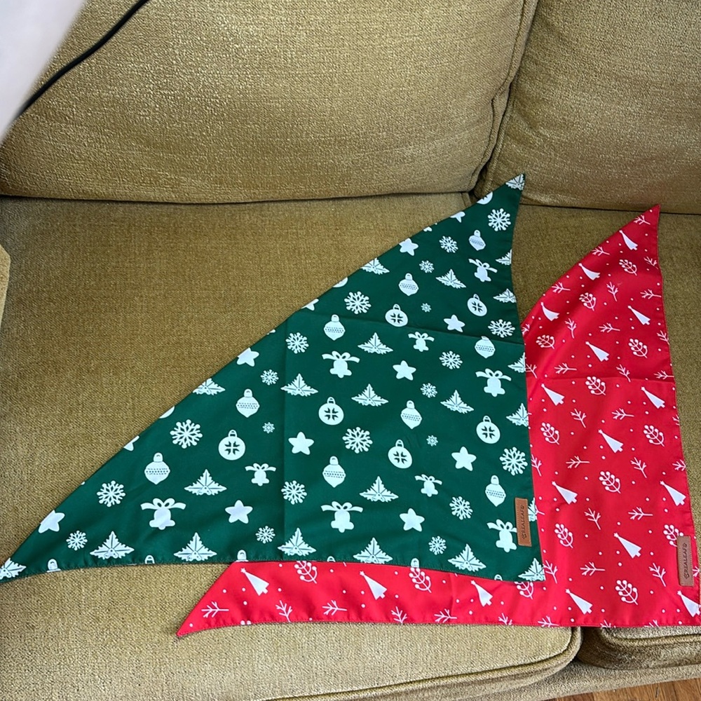 NEW Set of 2 Dog Christmas Bandanas - Picture 2 of 9